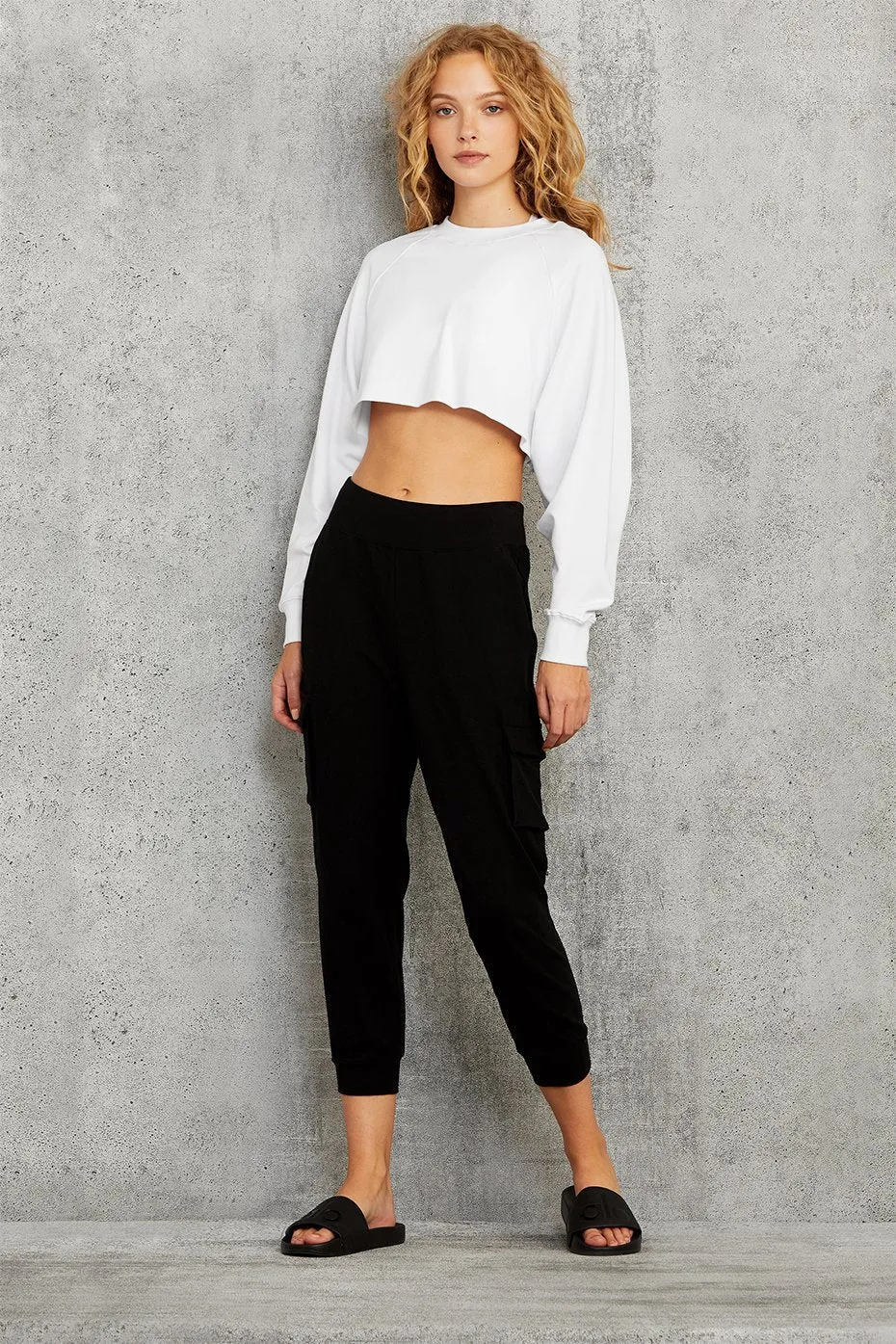 7/8 High-Waist Cargo Sweatpant