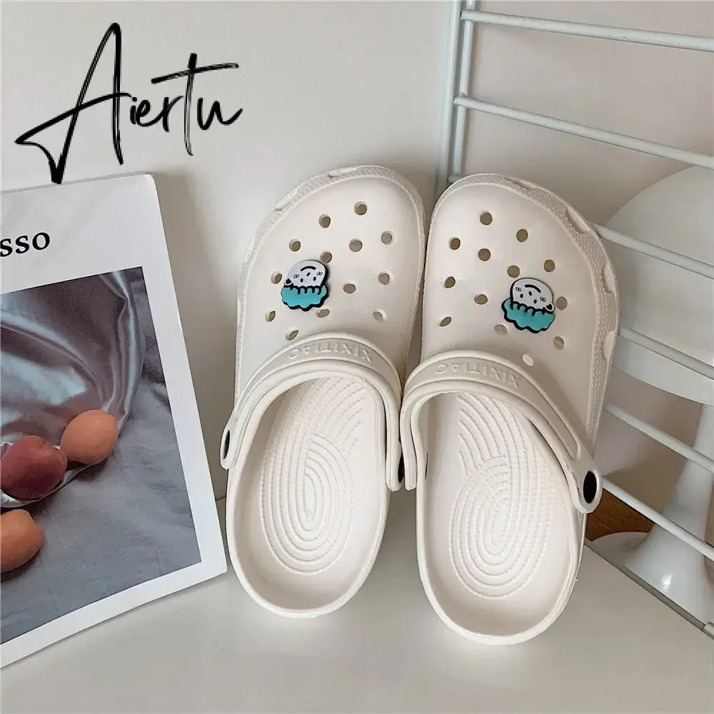 Aiertu Korean Women Casual Garden Clogs Waterproof Shoes Beach Platform Slippers For Woman Personalized Sandals Streetwear Shoes