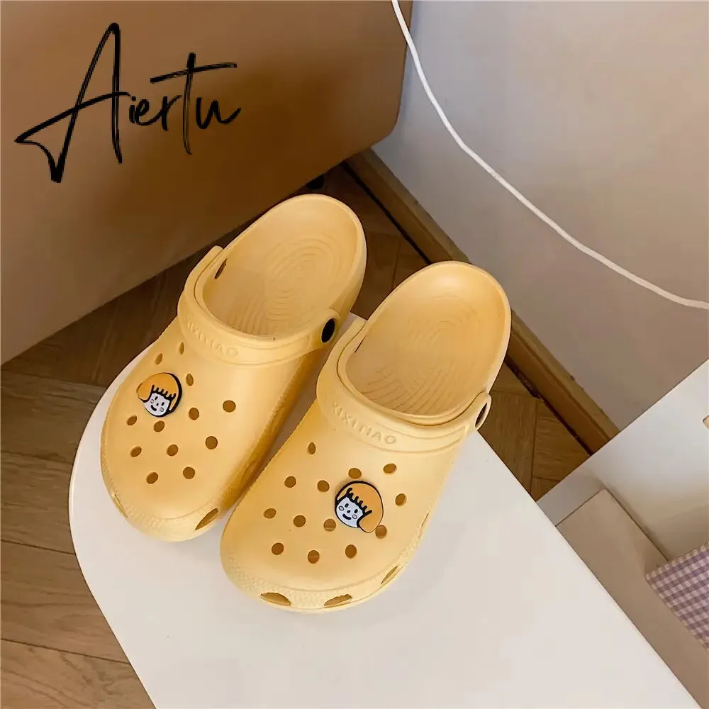 Aiertu Korean Women Casual Garden Clogs Waterproof Shoes Beach Platform Slippers For Woman Personalized Sandals Streetwear Shoes