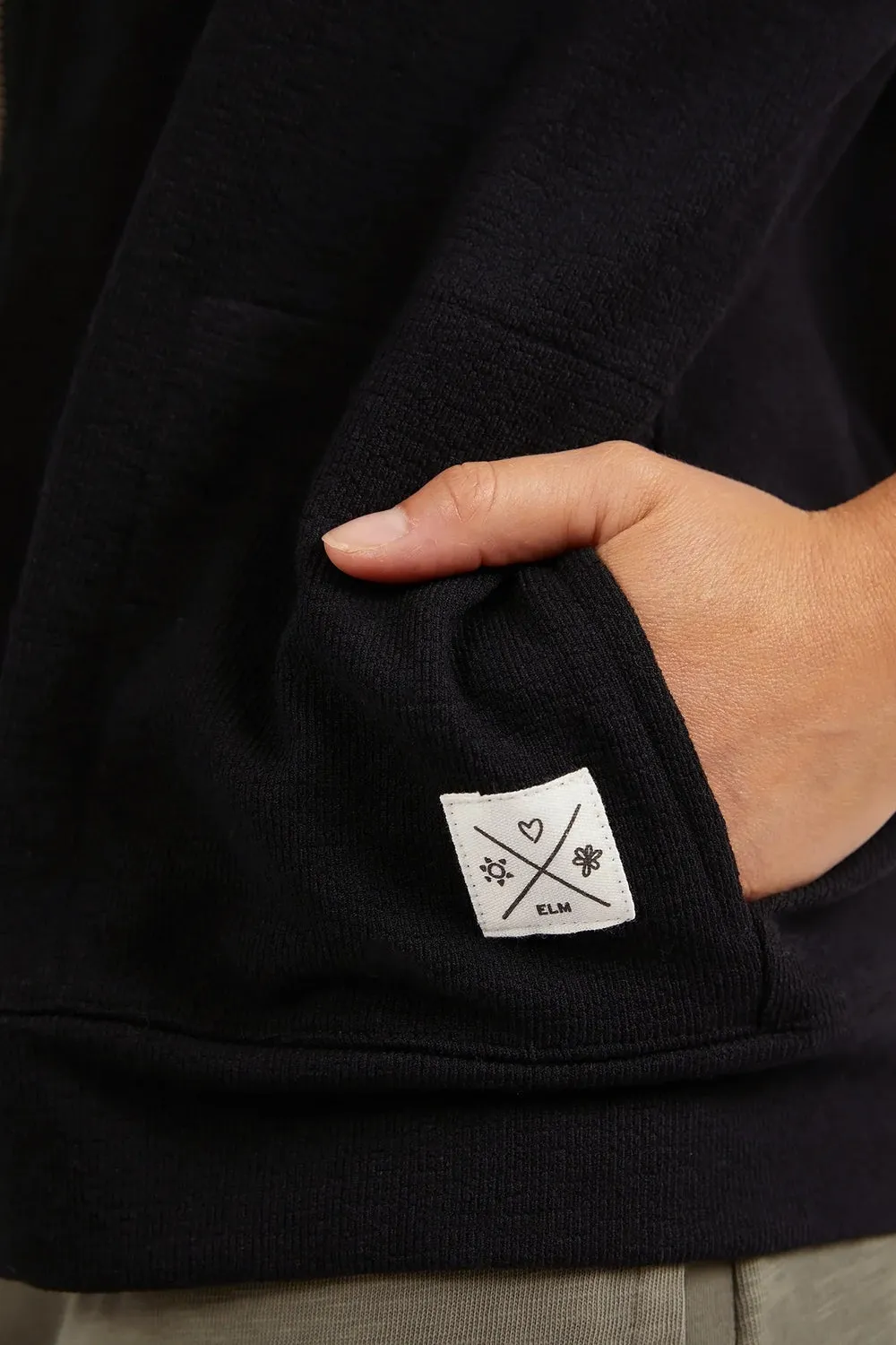 Beachy Zip Hoody in Black