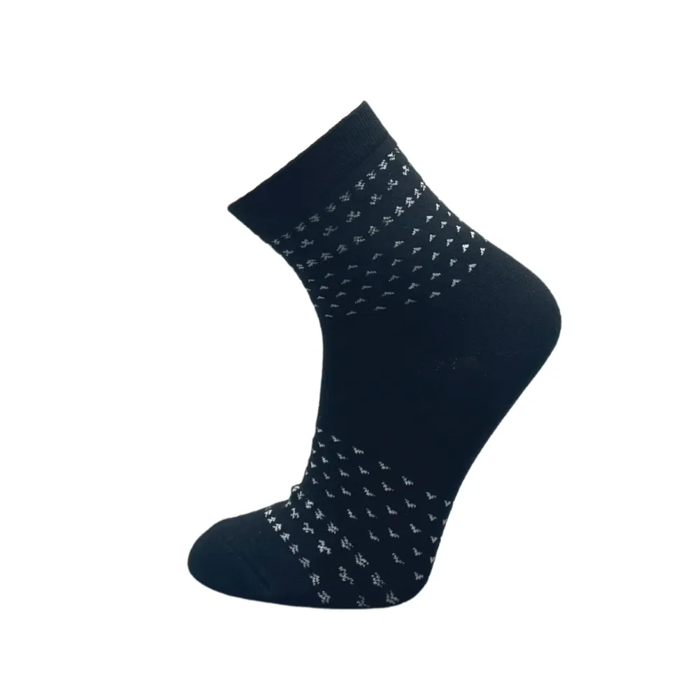 "Stitch Lines" Quarter Length Bamboo Socks by Point Zero - Medium