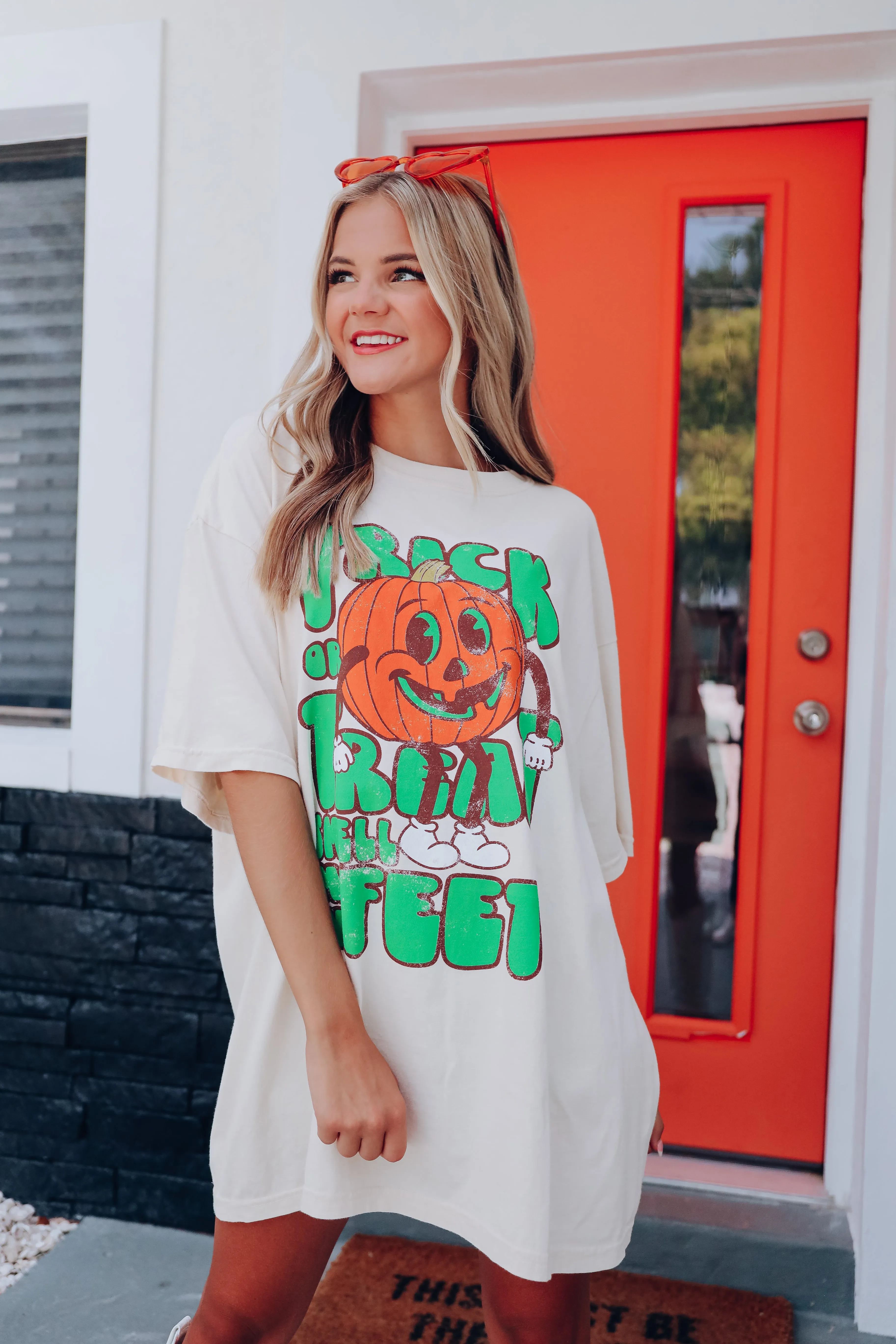 Trick Or Treat Smell My Feet Graphic Tee - Ivory